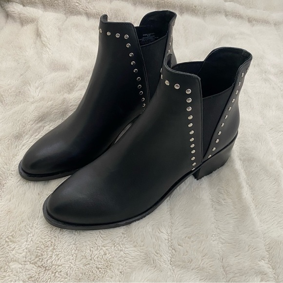 Steve Madden Cade Black Leather Ankle Boots Booties with Silver Studs Size 8.5 - Picture 3 of 15